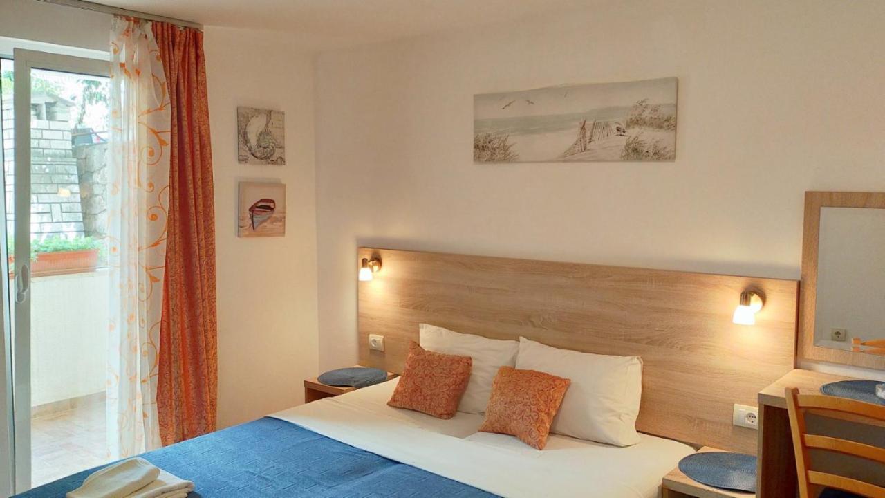 Guesthouse Tri Palme Bečići المظهر الخارجي الصورة