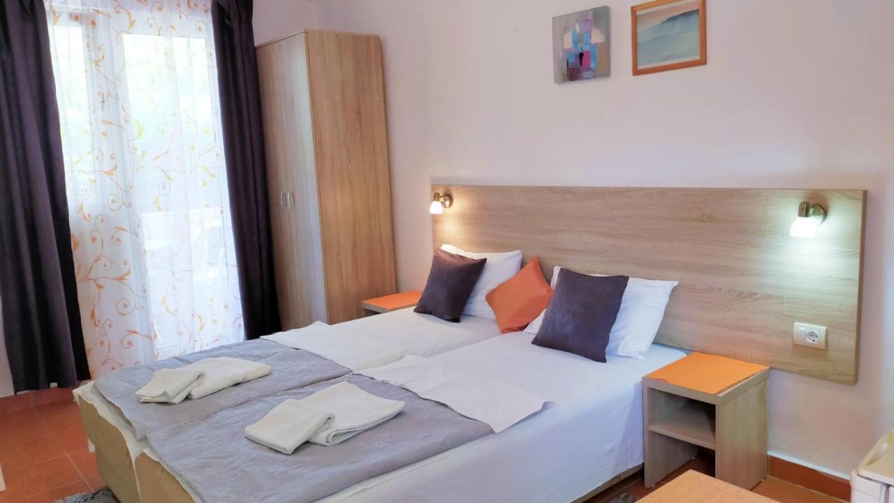 Guesthouse Tri Palme Bečići المظهر الخارجي الصورة