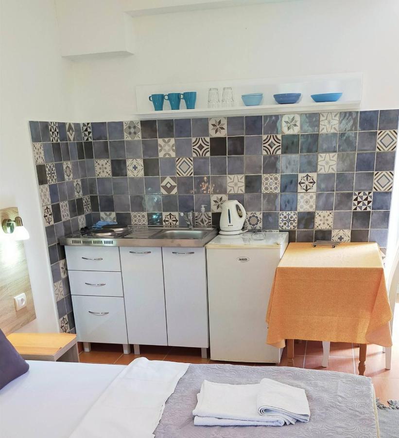 Guesthouse Tri Palme Bečići المظهر الخارجي الصورة