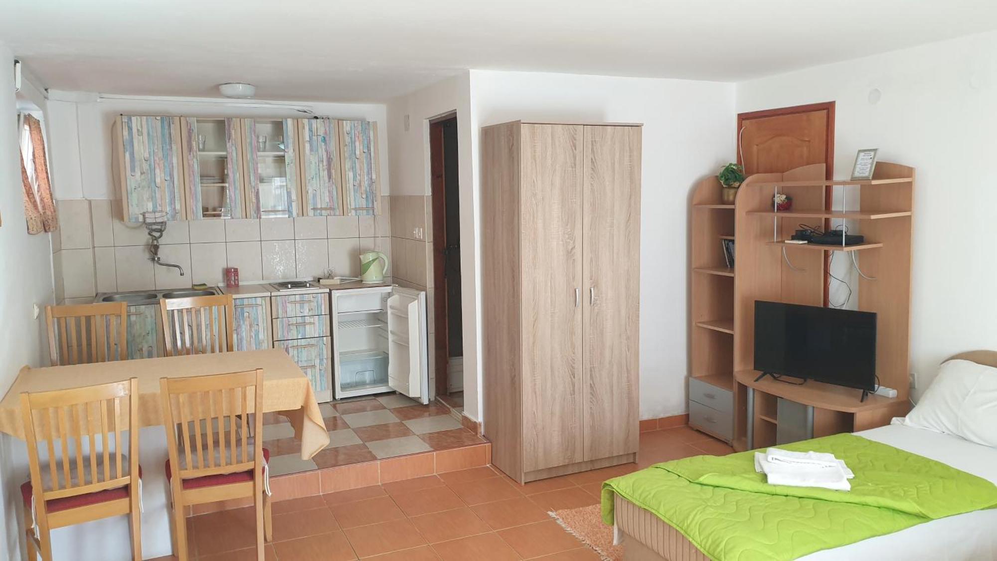 Guesthouse Tri Palme Bečići المظهر الخارجي الصورة