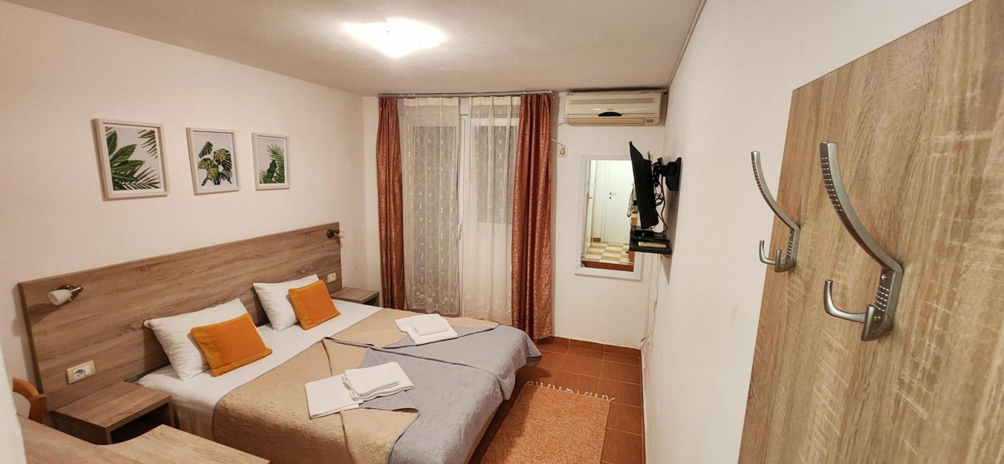 Guesthouse Tri Palme Bečići المظهر الخارجي الصورة