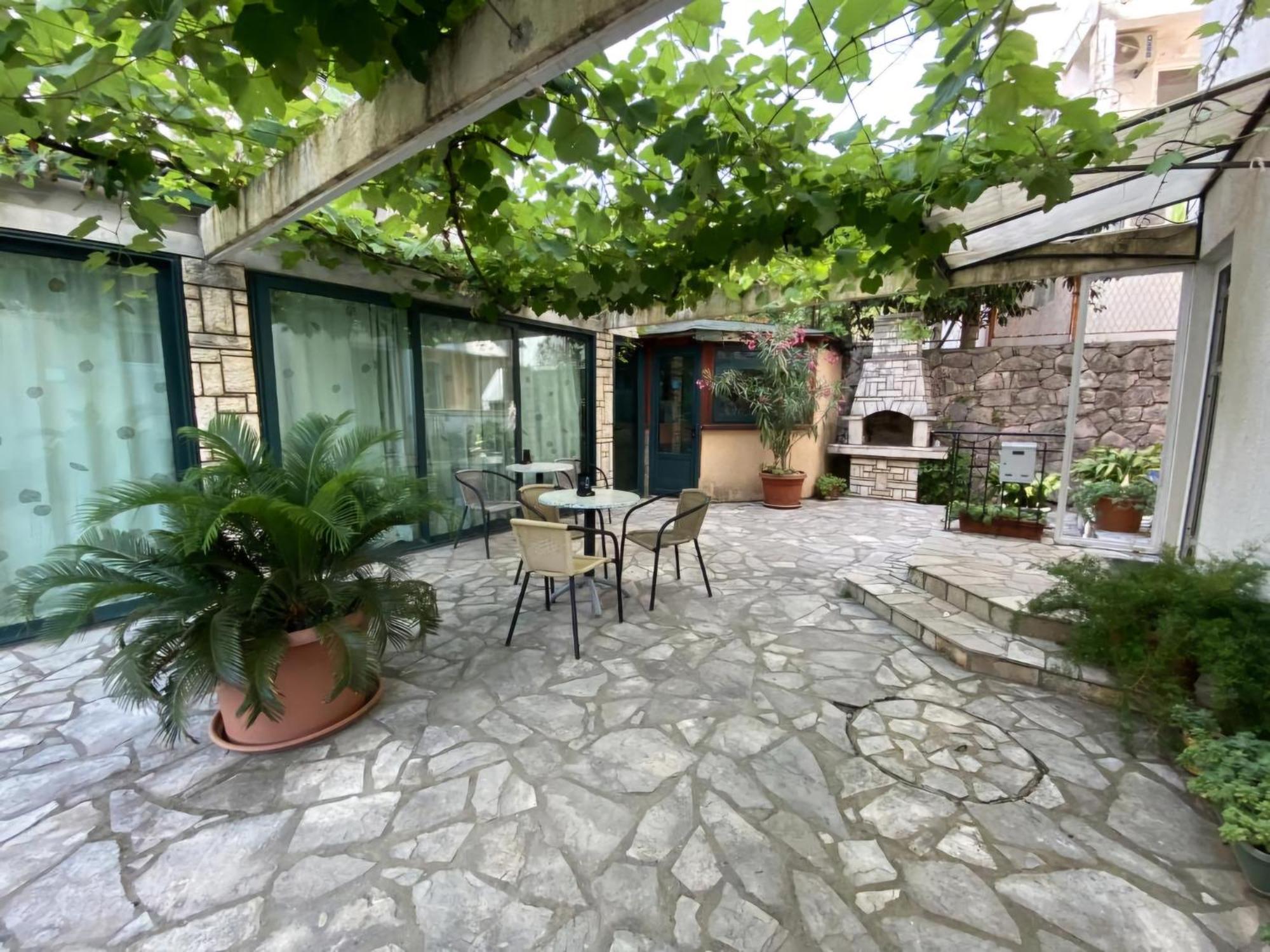 Guesthouse Tri Palme Bečići المظهر الخارجي الصورة